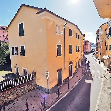 Apartment Andrej Lerici